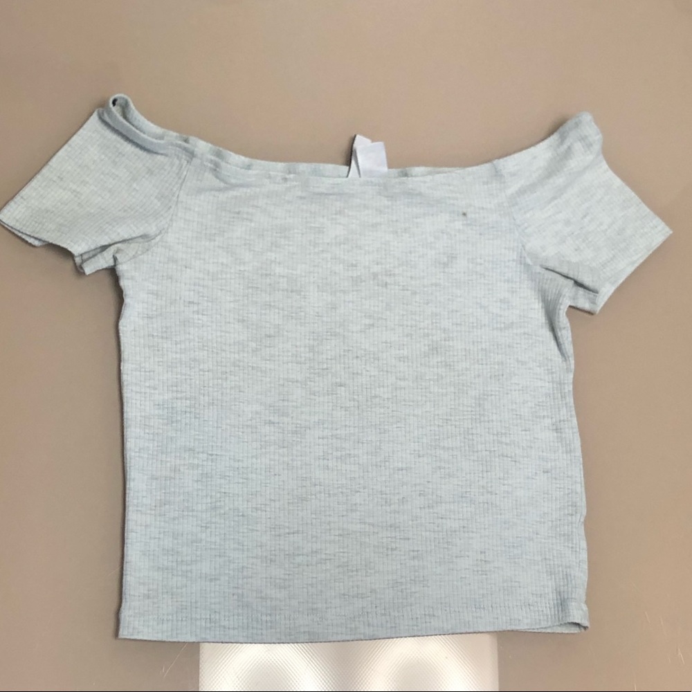 Divided H&M gray off the shoulders crop top
